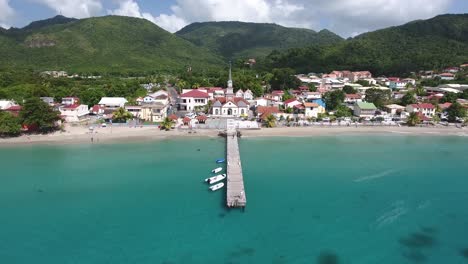 Luftdrohnenaufnahme-über-Anse-D&#39;Arlet-Ponton.-Wunderschöner-Strand-In-Martinique